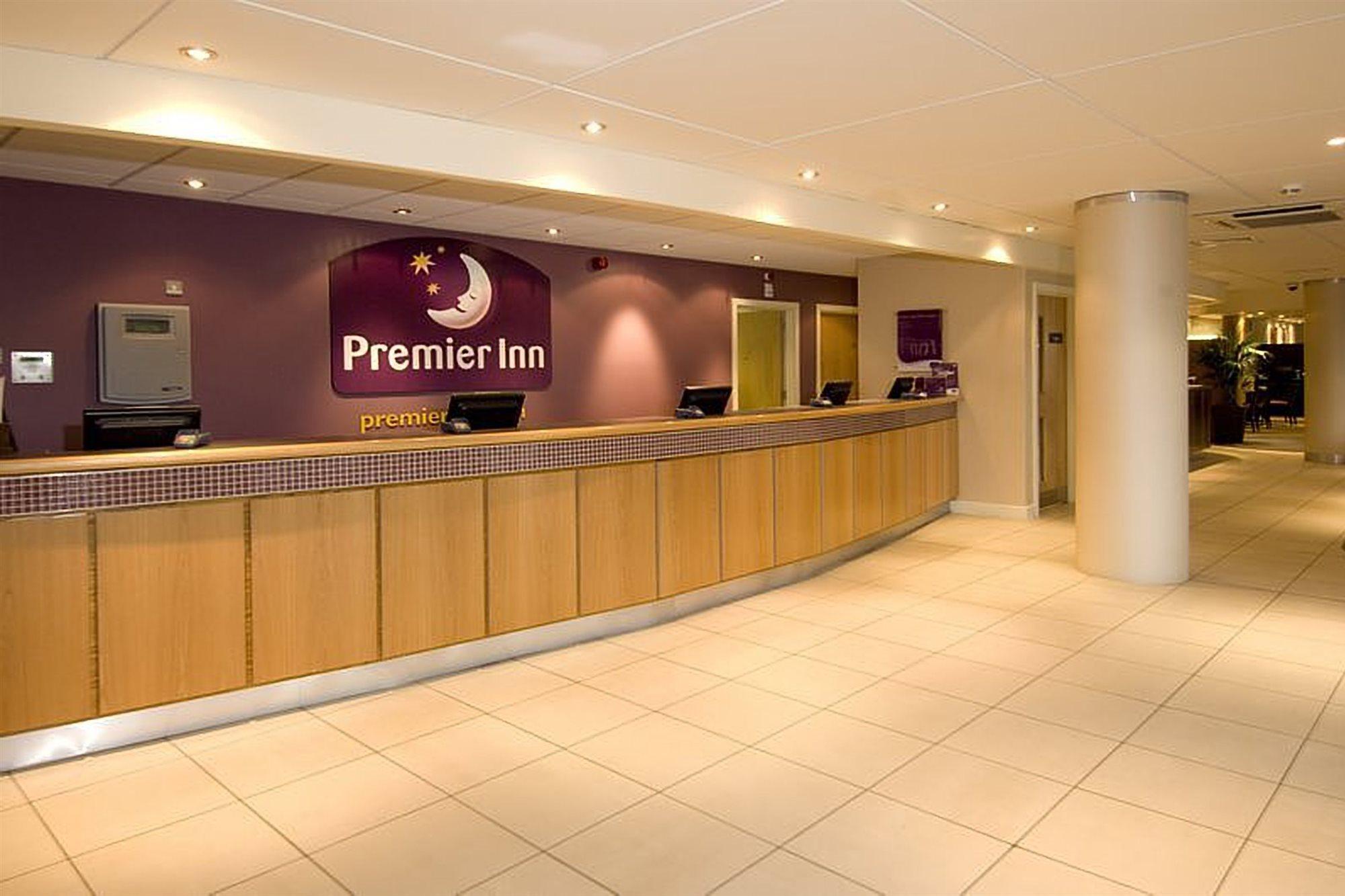 Premier Inn Manchester Airport Runger Lane North 霍尔 外观 照片