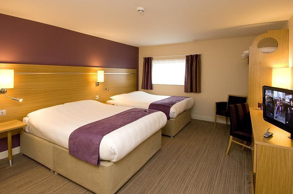 Premier Inn Manchester Airport Runger Lane North 霍尔 外观 照片
